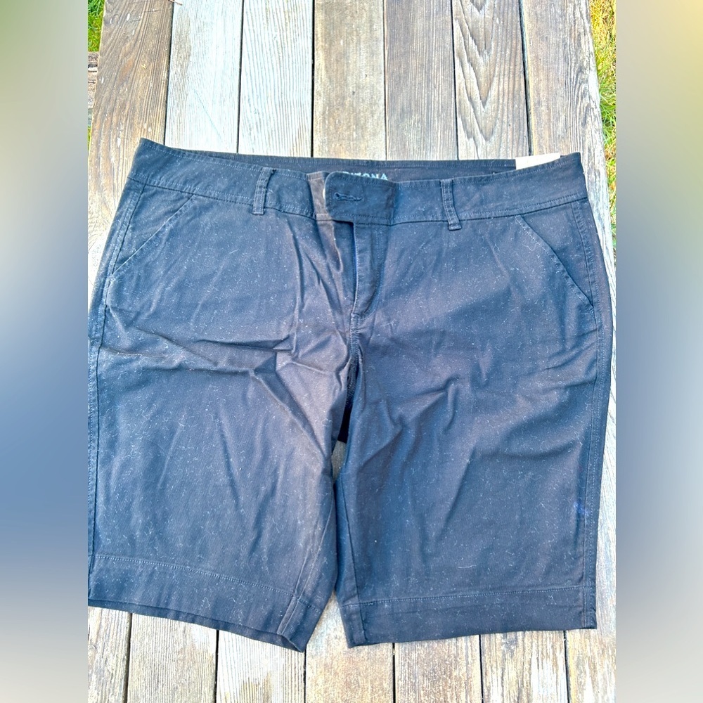 Arizona Jean Co Bermuda Shorts - Size 19 Brand new with tags
